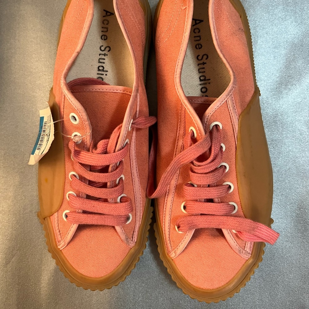 New Acne Studios, salmon pink sneakers. - Picture 4 of 4